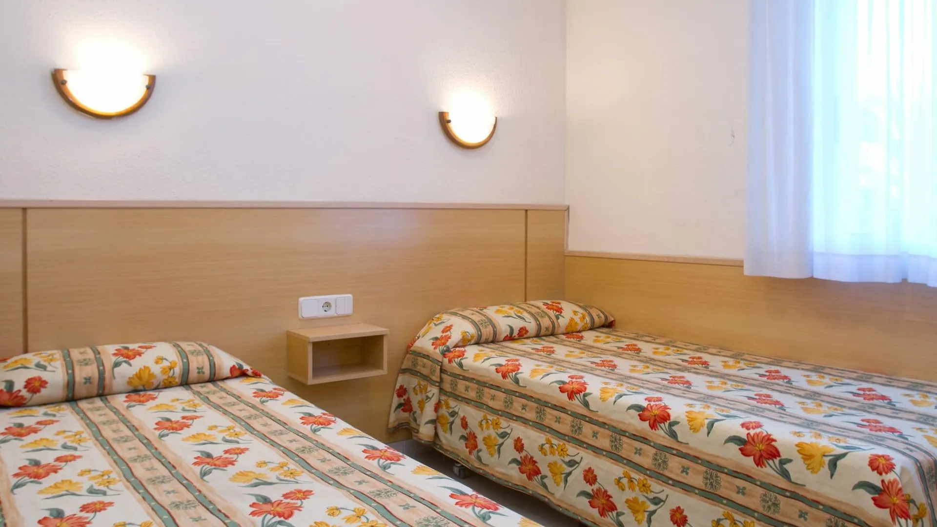 Rentalmar Los Peces Apartments Salou