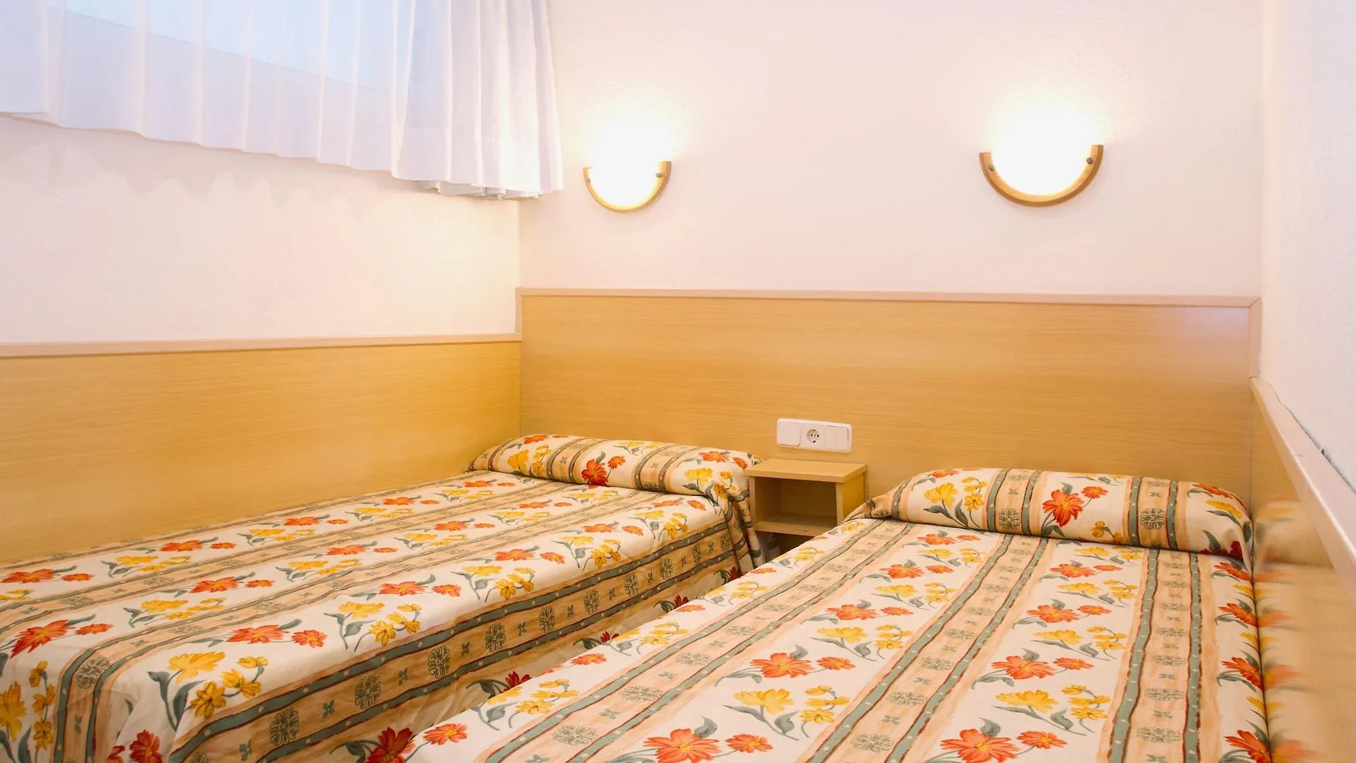 Rentalmar Los Peces Apartments Salou
